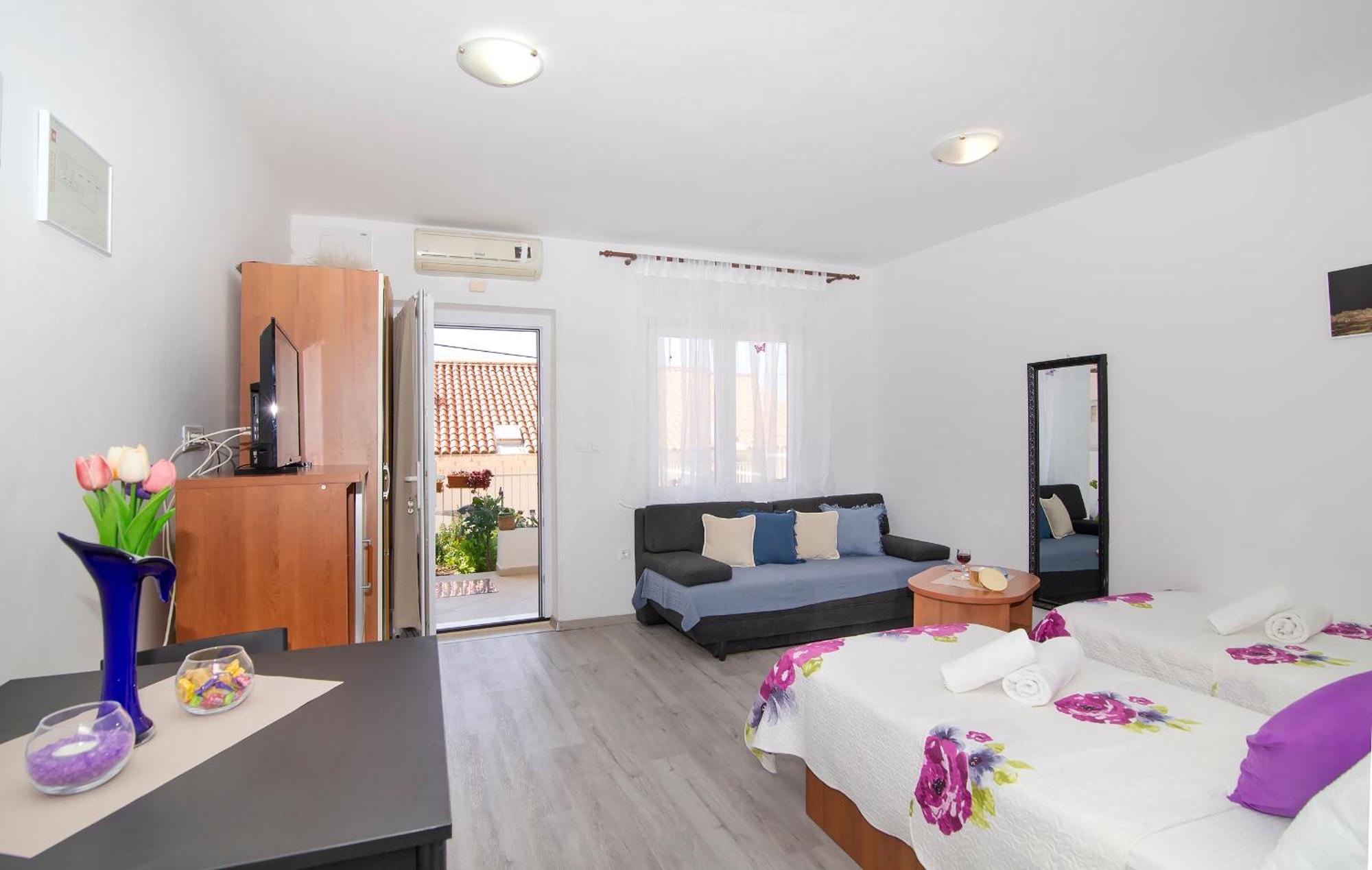 Apartment Ploce *